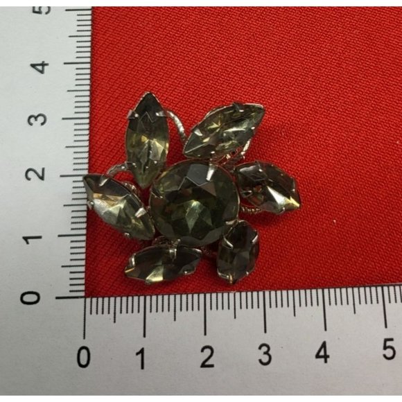Avon Rhinestone Flower Brooch - Picture 7 of 9